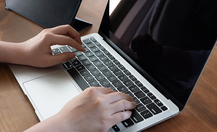 Wi-Fi & CHARGING SPOT